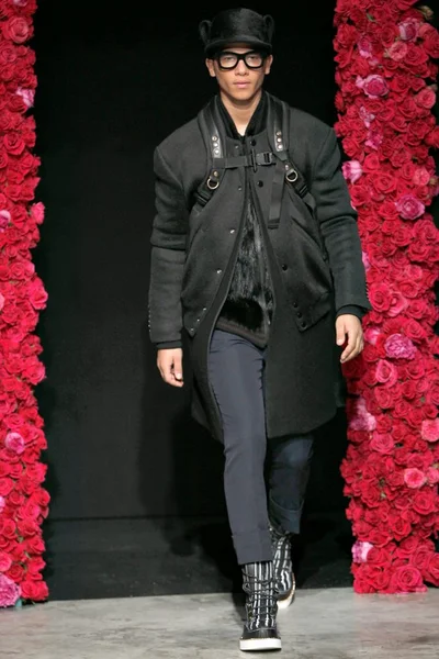 Look 28